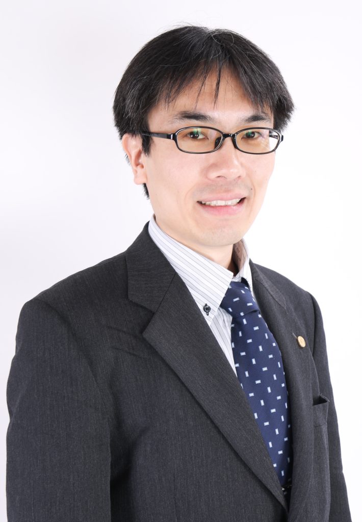 大阪の行政書士で、宅建業免許光速申請請負人の長島です。御社の不動産事業を成功させるためのサポートを行います！